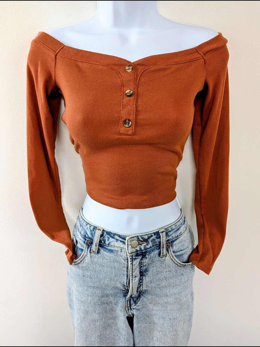 Off-Shoulder Ribbed Henley Top in Rust - Picture 4 of 7